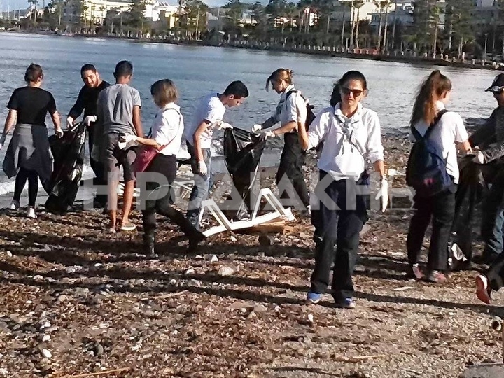 Μέλη του Οδηγισμού καθάρισαν παραλίες και άλλα σημεία του νησιού