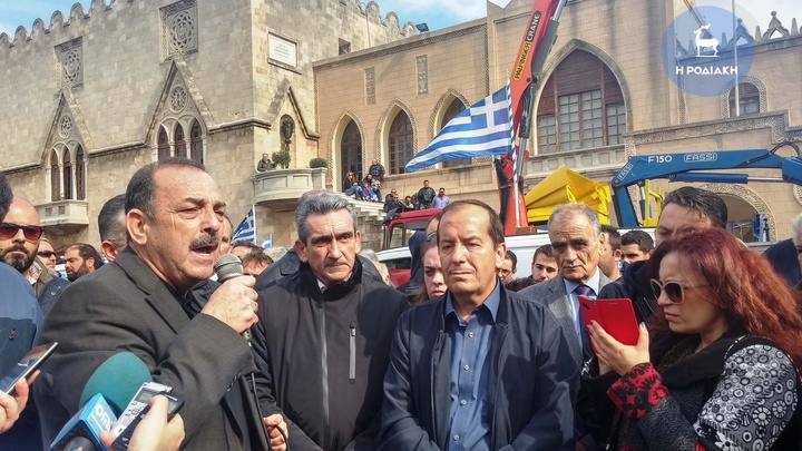 Ο Δήμαρχος, ο Περιφερειάρχης και ο πρόεδρος του ΕΚΡ