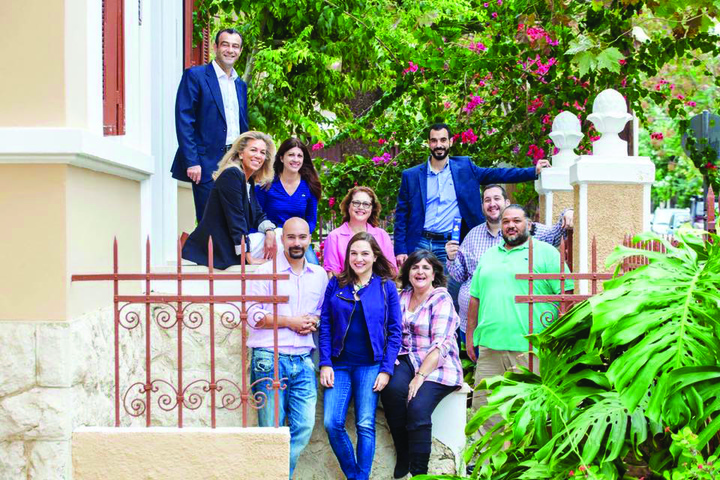 Τα περισσότερα από τα μέλη της ομάδας κατά την προετοιμασία της πρότασης της Ρόδου...