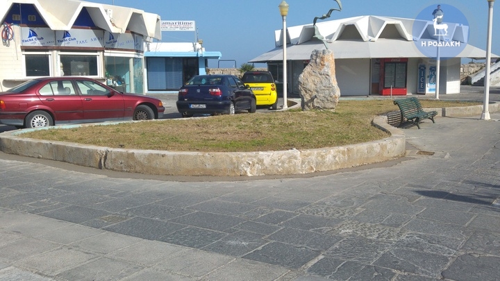 Όπως είναι το παρτέρι μετά την επέμβαση έχοντας “ξηλώσει” τις πέτρες που βρισκόταν γύρω του