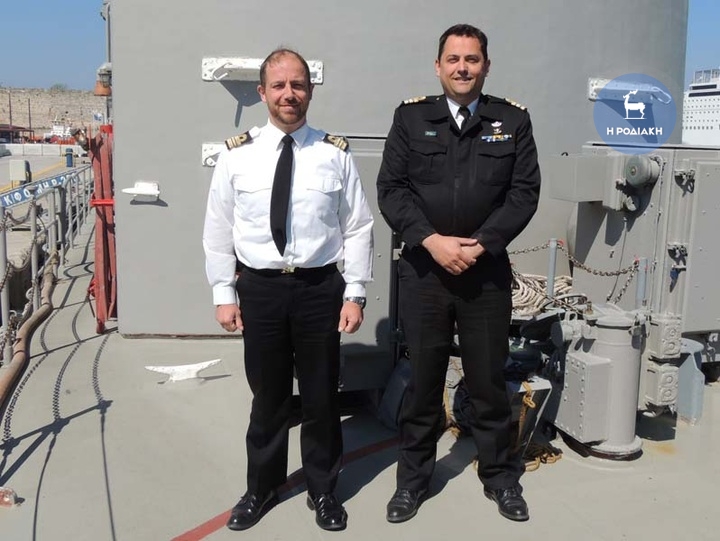 Ο κ. Ρίζος με τον ύπαρχο  της Κ/Φ ΟΡΜΗ υποπλοίαρχο  Αλέξανδρο Πρωτόπαπα ΠΝ