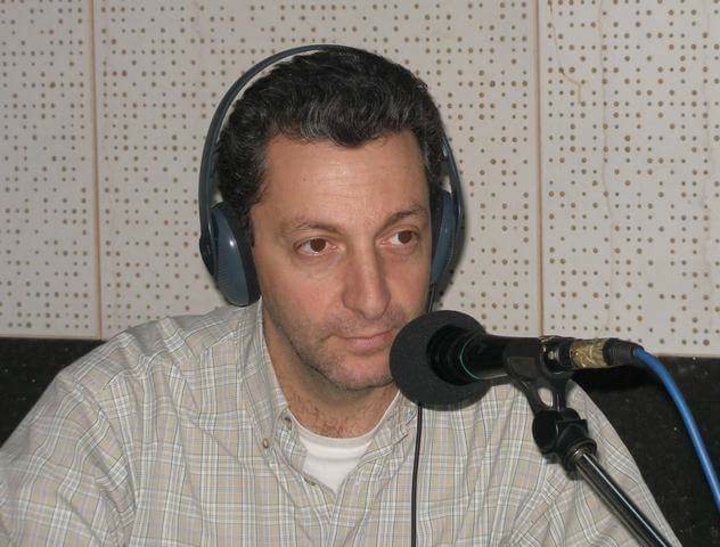 O Κώστας Σαμιωτάκης, είναι 	Δημοσιογράφος και Ραδιοφωνικός Παραγωγός στο Notos News