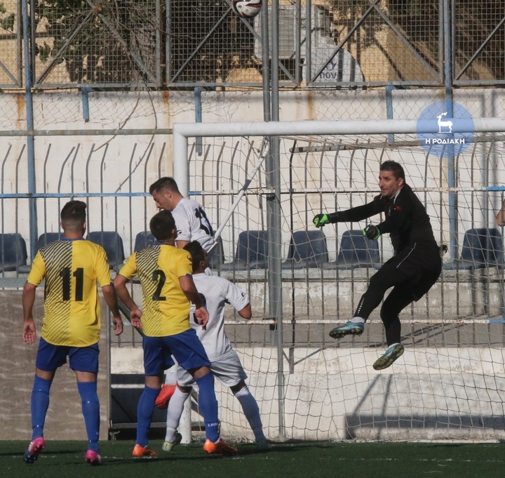 Ο Γιάννης Ροδανάκης είχε πολλή δουλειά χθες στην Παστίδα ΦΩΤΟ ΒΙΚΤΩΡ