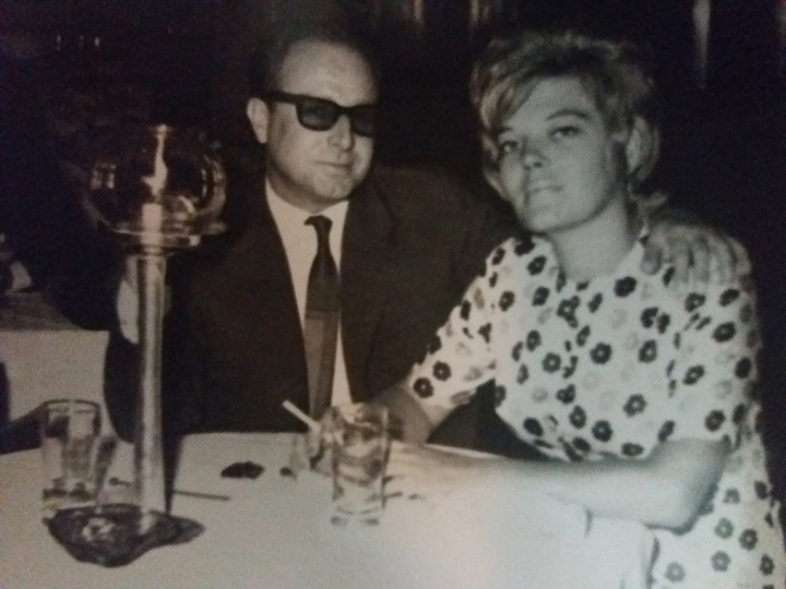 Κατά τη δεκαετία του ‘70, με τη σύζυγό του Μαίη, λίγο αφότου γύρισε από εξορία τριών χρόνων