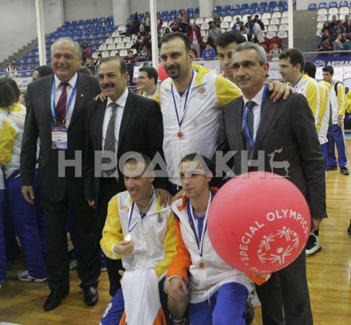 Σπυρίδων, Χατζηδιάκος και Χατζημάρκος με τη νικήτρια ομάδα  της Θεσσαλονίκης