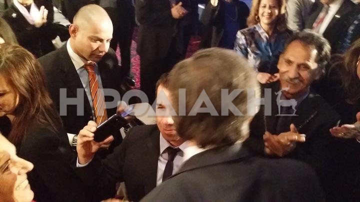 Ο Βασίλης Στηροκλέας λίγο πριν την χειραψία του με τον πρωθυπουργό στο Rodos Palace