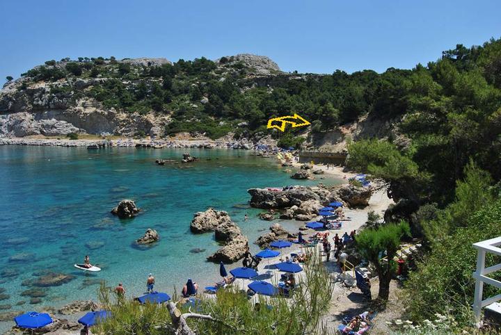 Πανοραμική άποψη και  το σημείο της επέμβασης