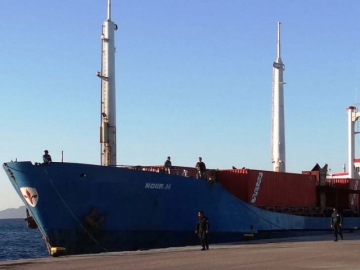 Φυλασσόμενο στο λιμάνι παραμένει το φορτηγό γεμάτο πυρομαχικά και όπλα