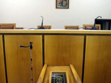 Στο εδώλιο 53χρονη Ροδίτισσα που κατηγορείται για εμπρησμό από πρόθεση