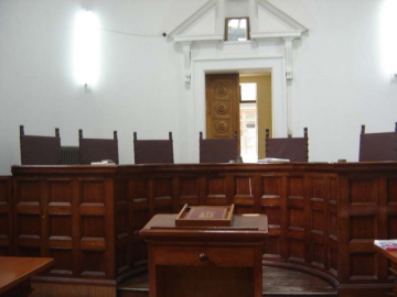 Η οικονομική κρίση μετρίασε ελάχιστα τη δικομανία μας