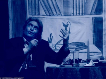 Στη Ρωγμή του Χρόνου ο «Επικήδειος»