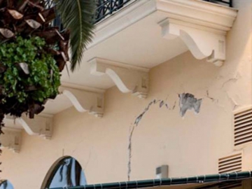 Ρωγμές στο  Κυβερνητικό οικοδόμημα