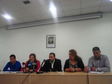 Δεν κάνουν πίσω οι απολυμένοι της ΔΕΥΑΡ