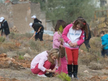 Τους «απαγόρευσαν» να κάνουν δεντροφύτευση στην Προφύλια