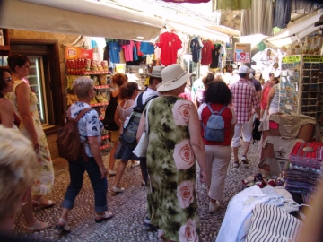 Για "ιστορικό ρεκόρ" του ελληνικού τουρισμού κάνει λόγο  η αυστριακή εφημερίδα "Σάλτσμπουργκερ Νάχριχτεν" 