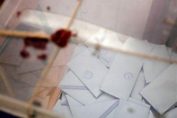 Προηγείται ο Λευτέρης Παπακαλοδούκας στη Σύμη