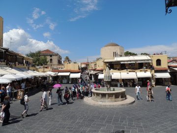 Με “σφιχτές” τσέπες έρχονται φέτος οι Ρώσοι