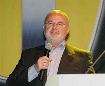 Πέθανε ο Άρης Σταθάκης 