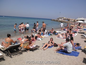 Μεγάλη αναστάτωση από παιδάκι που έχασε τους δικούς του στην παραλία Έλλη