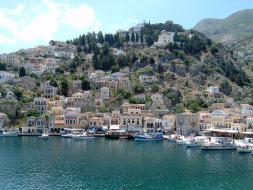 Αρκετοί επώνυμοι και φέτος στη Σύμη