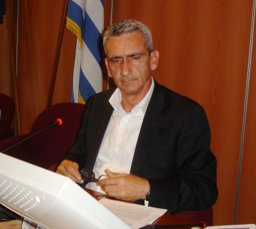 Μικροπολιτική, λαϊκισμός,  ανευθυνότητα και υστεροβουλία