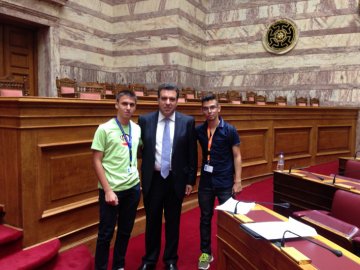 Ομιλία του Μάνου Κόνσολα στη Βουλή των Εφήβων