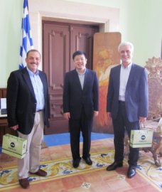 Κινέζοι διπλωμάτες στο Ινστιτούτο Αιγαίου