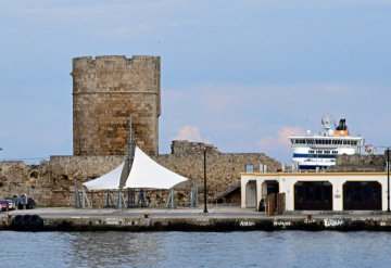 Η Ρόδος έχει αποκλειστεί από τα λιμάνια home port
