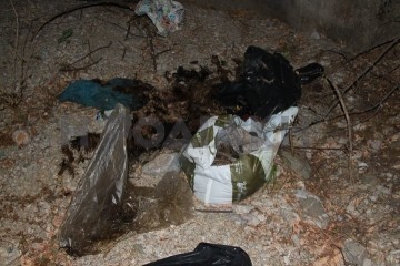 Ελαφοκυνηγοί στη Ρόδο πέταξαν σακούλες με ελαφίσιο κρέας για να μην εντοπιστούν