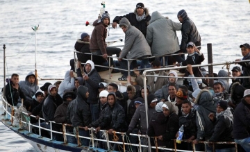 Σκάφος του Frontex περισυνέλεξε 34 παράνομους μετανάστες στο Αγαθονήσι