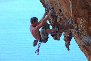 Ελβετός αναρριχητής έπεσε από βράχο 20 μέτρων και σκοτώθηκε στην Κάλυμνο