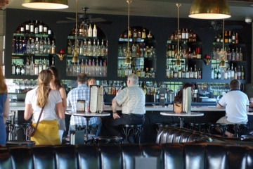 Σύλληψη ιδιοκτήτη μπαρ στη Ρόδο γιατί δεν είχε άδεια λειτουργίας! 