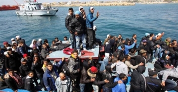 Τα "καραβάνια" παράνομων μεταναστών συνεχίζονται με αμείωτο ρυθμό