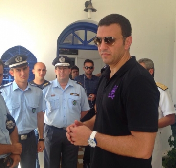 Μεσοπέλαγα έμεινε ο υπουργός Δημόσιας Τάξης, Β. Κικίλιας!