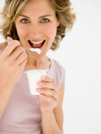 Τα «ζωντανά» γιαούρτια προστατεύουν (και)  από την παχυσαρκία