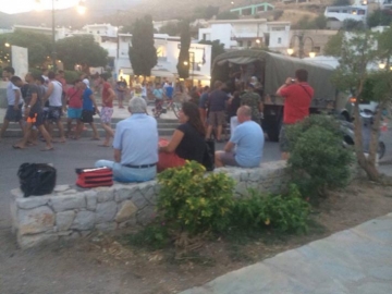  Εγκατέλειψαν στα βράχια 44 παράνομους μετανάστες