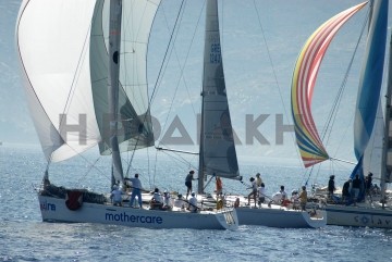 Tα πληρώματα στις θέσεις τους για την Aegean Regatta