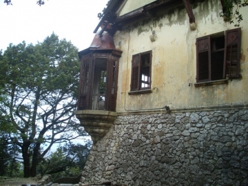 Ιταλικό ενδιαφέρον για τη Βίλα Ντε Βέκκι