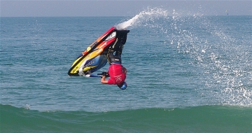 Διευκρινήσεις από το Αρχηγείο του Λιμενικού Σώματος για τους ελέγχους σε θαλάσσια μέσα αναψυχής