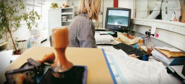 Γενική Γραμματεία Εσόδων σε εφορίες: Δεσμεύστε τους λογαριασμούς όσων χρωστούν ΦΠΑ πάνω από 3.000 ευρώ 