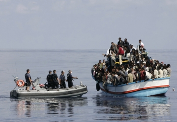 Άλλοι 48 παράνομοι μετανάστες αποβιβάστηκαν πριν λίγο στο Πλημμύρι