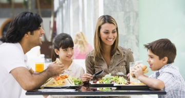 Η σημασία των οικογενειακών γευμάτων για τα παιδιά