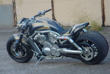 Προσπάθησε να κάψει μια μηχανή Harley στην πόλη της Ρόδου!