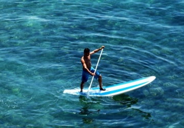 Θα διανύσει 400 ολόκληρα χιλιόμετρα πάνω σε... σανίδα, από το Καστελλόριζο στη Λεμεσό!