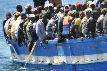 Διάσωση 18 παράνομων μεταναστών από το Λιμενικό Σώμα