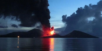Παπούα Νέα Γουινέα: Ηφαίστειο ξύπνησε και εκρήγνυται, εκκενώθηκαν τα γύρω χωριά  
