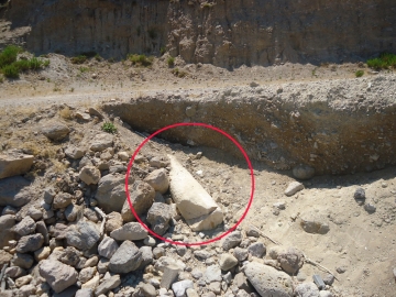  Απίστευτο «εύρημα» - Αποκαλύφθηκε κίονας στην παραλία της Κεφάλου! 