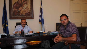 Τέσσερις τόνους πατάτα δώρισε στα ιδρύματα της Ρόδου Κρητικός παραγωγός