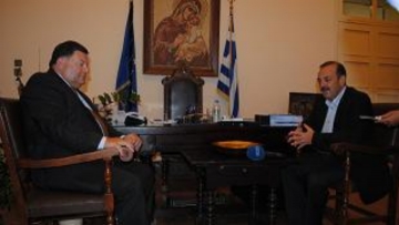 Εθιμοτυπική επίσκεψη στο δήμαρχο Ρόδου του προξένου της Τουρκίας 