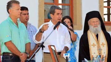 Δύο σχολεία θα εγκαινιάσει σήμερα στη Ρόδο ο υπουργός Παιδείας